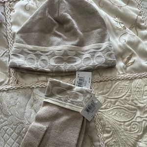 Brand new gorgeous Coach gold and cream hat and gloves